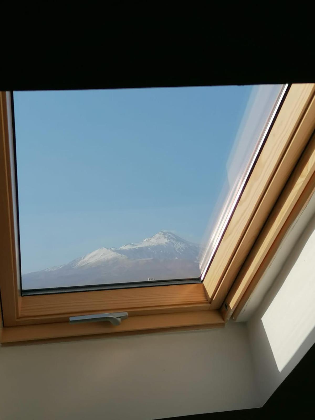 Il Sole Dell'Etna Appartement Aci SantʼAntonio Buitenkant foto