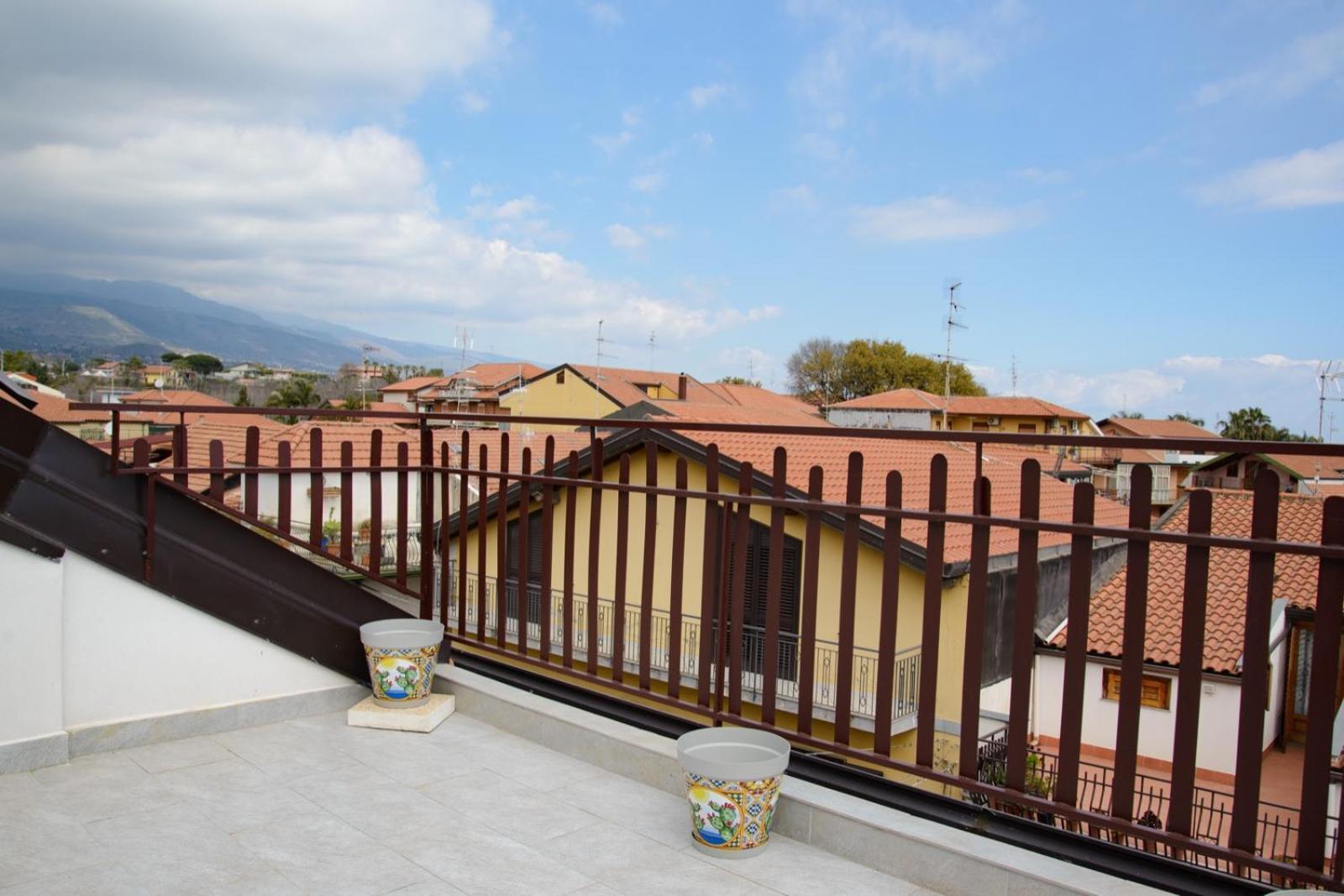 Il Sole Dell'Etna Appartement Aci SantʼAntonio Buitenkant foto